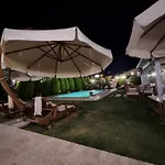 Hotel Monottoman 2*