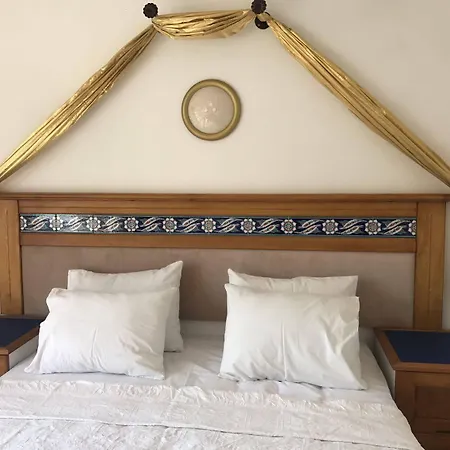 Monottoman Hotell 2*